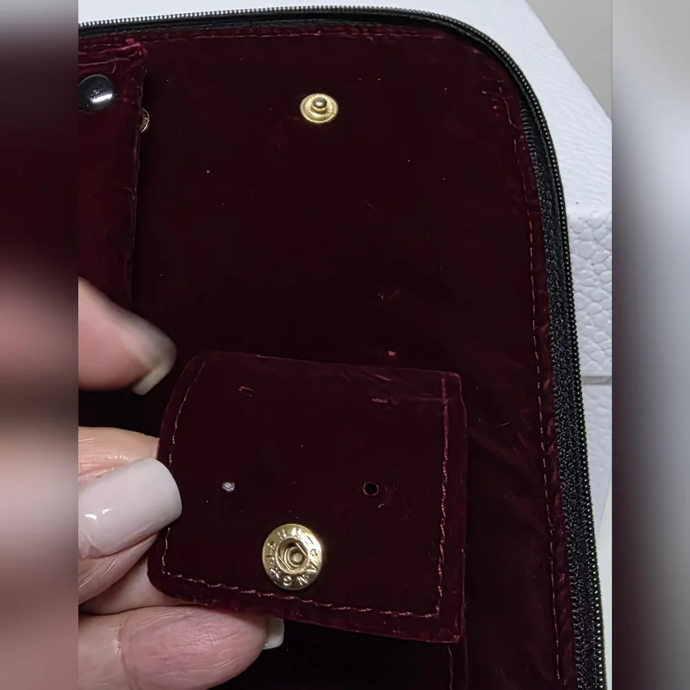 None jewelry organizer
